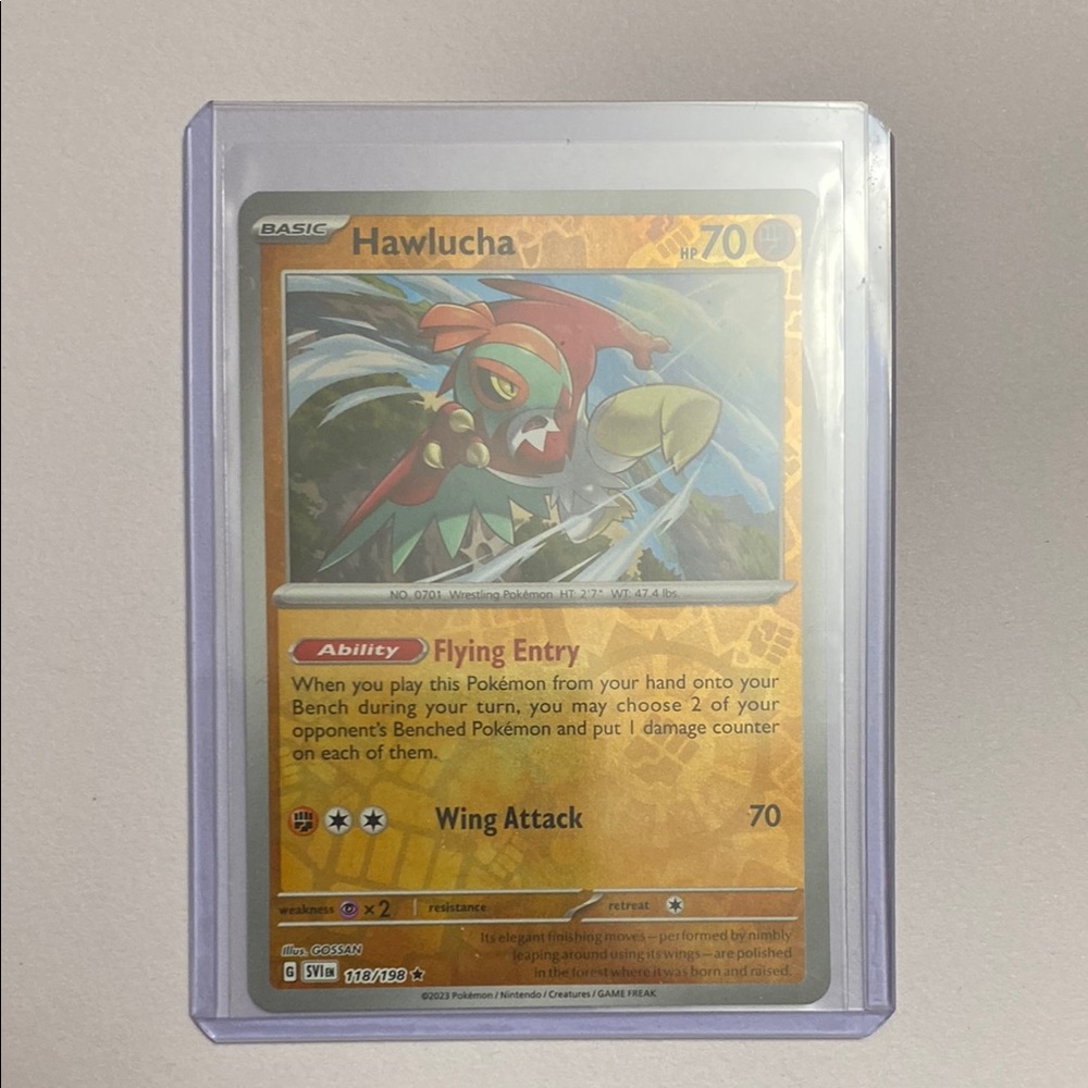 Pokemon Hawlucha Card - Gold and Red 118/198